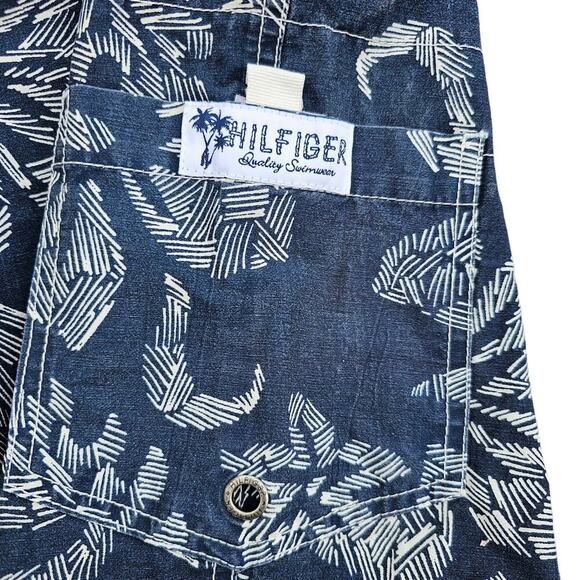 Tommy Hilfiger Shorts - Picture 2 of 6